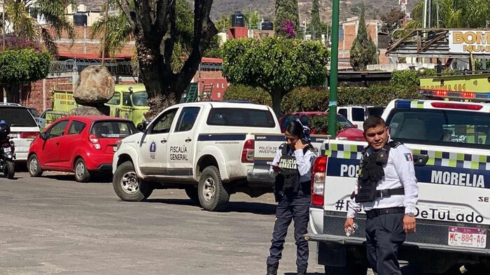 Hombre sufre infarto y muere afuera de la base central de Bomberos Morelia