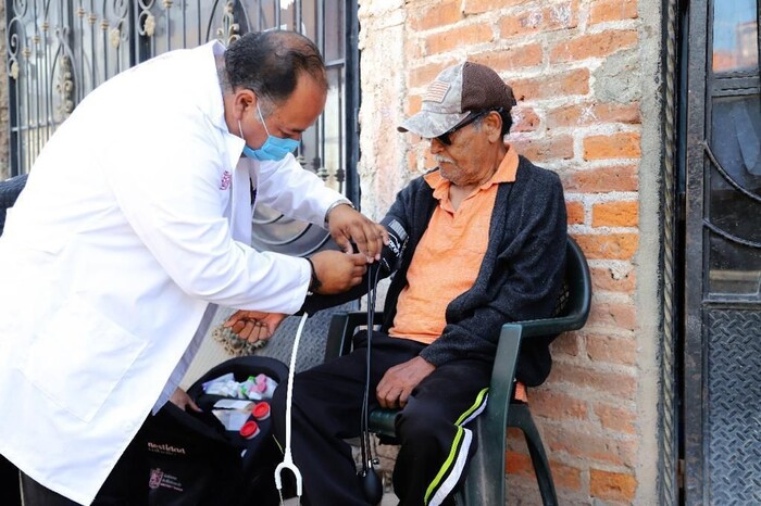 ‘Hoy por ustedes, mañana por nosotros’, médicos visitarán a adultos mayores en sus casas