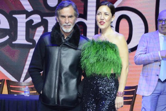 Humberto Zurita feliz romance con Stephanie Salas, “Me la mandó Dios”; dice