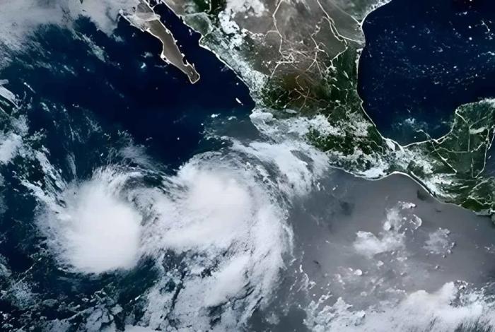 Huracán Priscilla alcanzó categoría 1 y se fortalece en el Pacífico: alerta en Michoacán, Jalisco y BCS