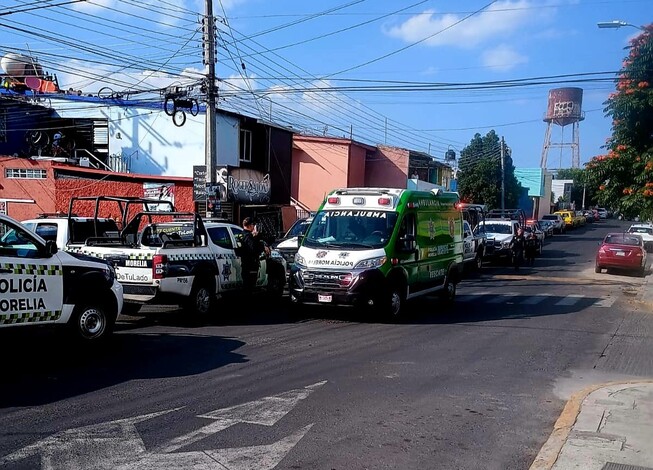 #Imágenes | A plena luz del día, balean a hombre en la colonia Lomas de Hidalgo, en Morelia