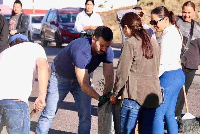 Impulsan Yankel Benítez y vecinos jornada de limpieza en colonia Francisco Xavier Clavijero