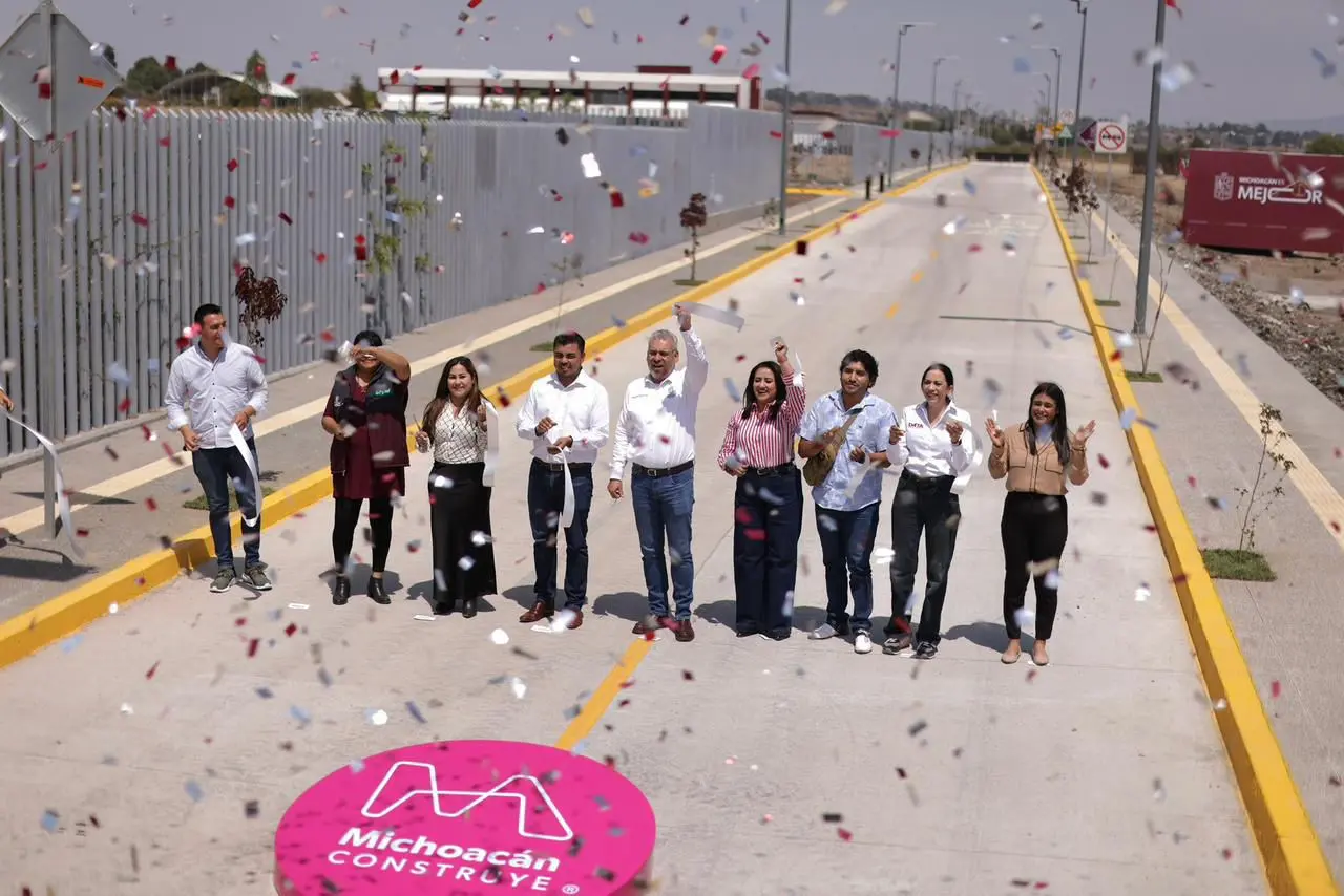 Inaugura Bedolla acceso de más de 2 kilómetros a la UTOM