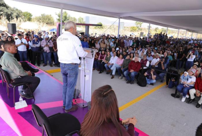 Inaugura Bedolla conexión Villas del Pedregal-San Nicolás Obispo