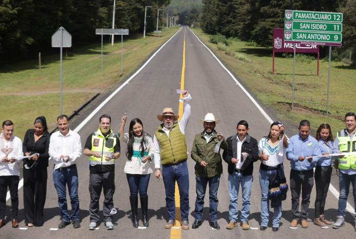 Inaugura Bedolla rehabilitación carretera para comunidades con autogobierno en la Meseta Purépecha