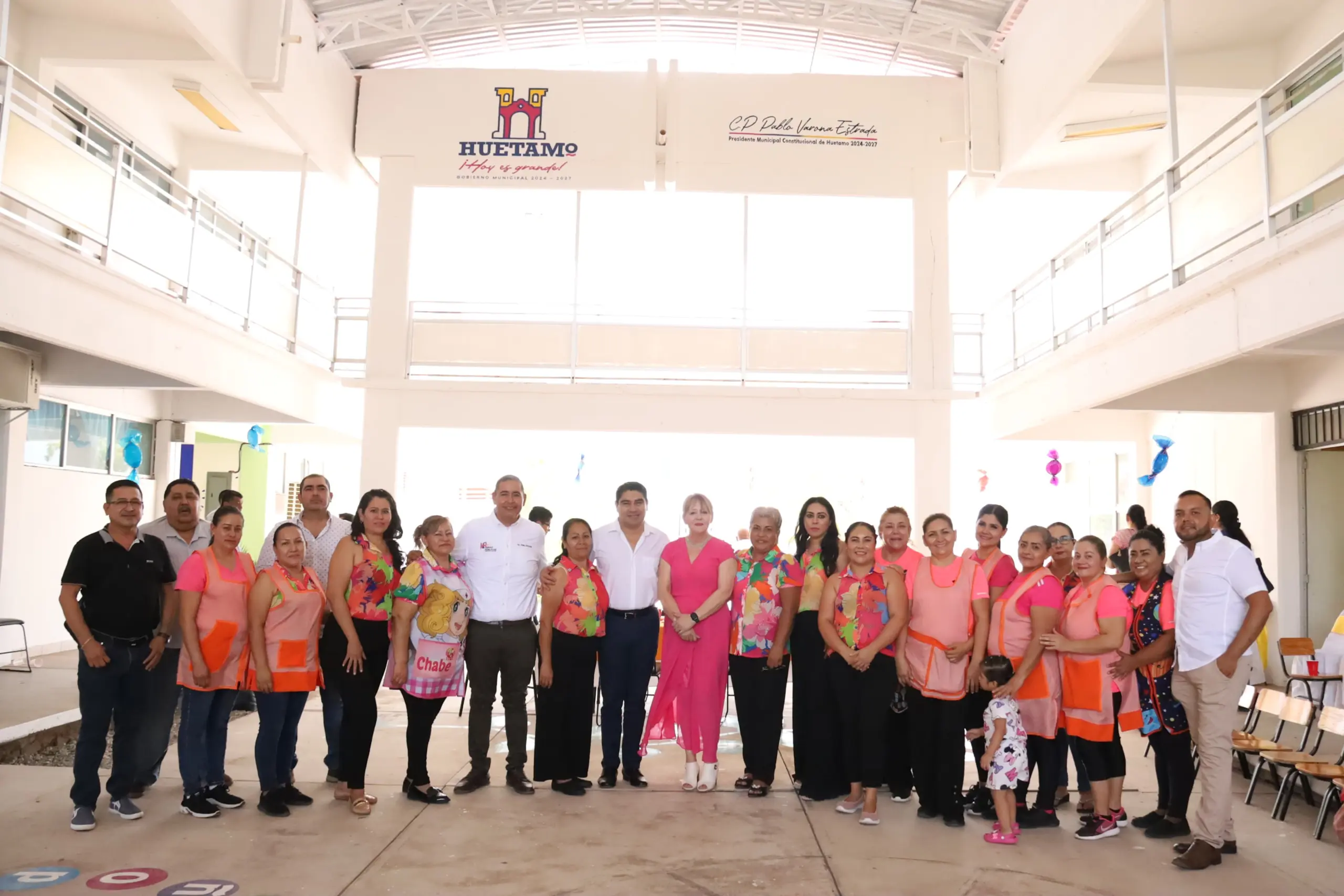 Inaugura C.P. Pablo Varona Estrada techumbre en el CAI Huetamo