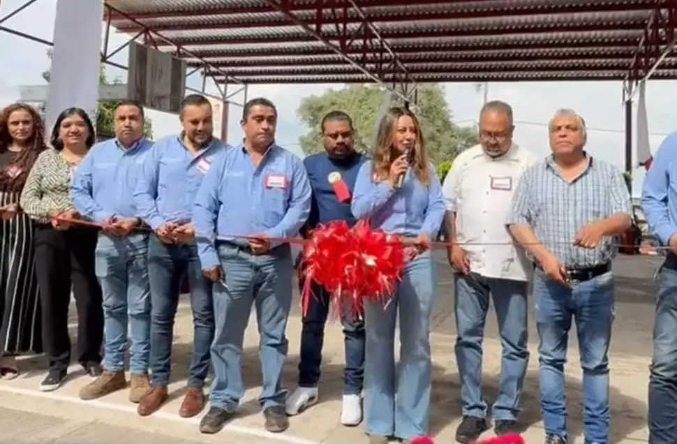 Inaugura Mónica Valdez techumbre en la primaria Ricardo Flores Magón, en La Escondida