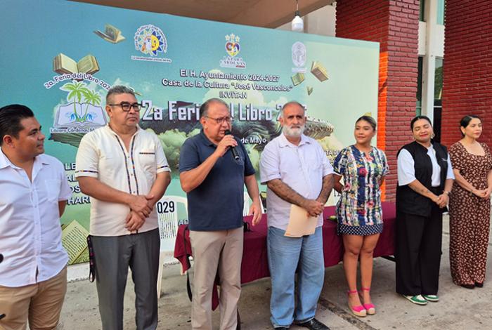 Inauguran segunda edición de la Feria del Libro en Lázaro Cardenas