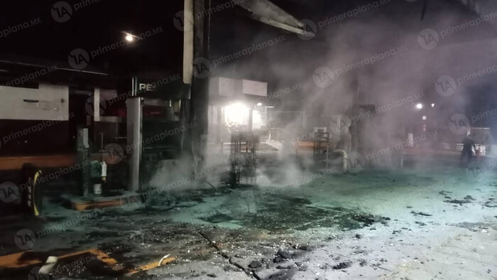 Incendian gasolinera y tienda de autoservicio en la Morelia-Uriangato