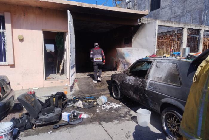 Incendio al interior de un taller mecánico en La Piedad dejó como saldo cuantiosos daños materiales