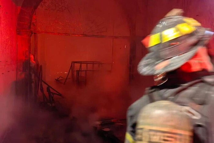 Incendio arrasa con el bar Katara en Uruapan