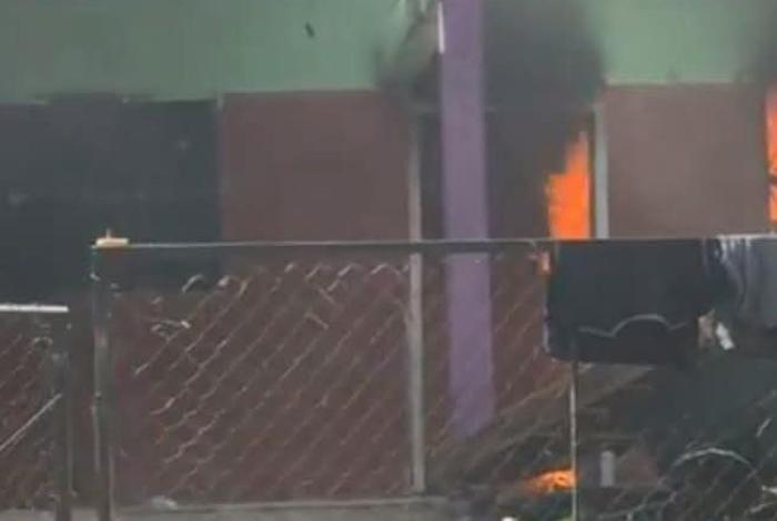 Incendio provocado en vivienda de Apatzingán deja severos daños