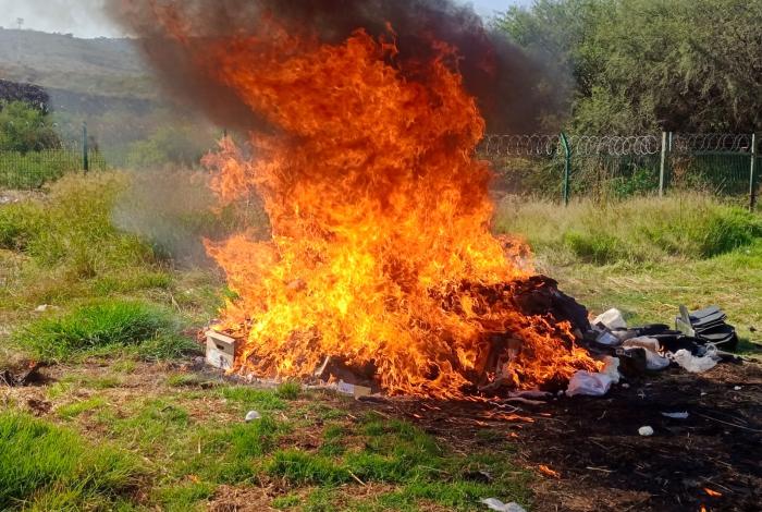 Incineran casi 350 kg de narcót1cos en Charo