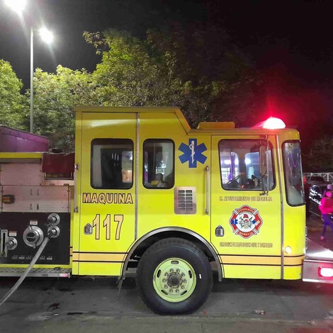 Infernal incendio termina con tortillería en Villas del Pedregal