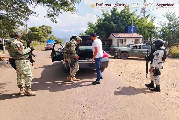 Inhabilitan siete tomas de “huachicol” y detienen a 5 en Michoacán