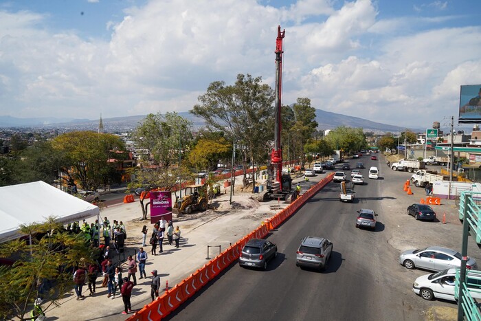 Inician trabajos de distribuidor vial Eréndira, en inmediaciones del mercado de Abastos