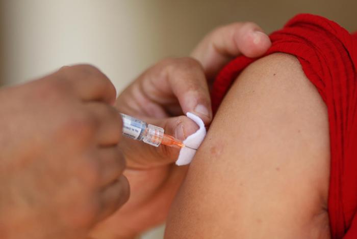 Intensifican, a contrarreloj, vacunación en Jalisco para frenar el brote de sarampión