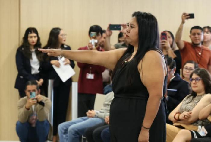 Isela Molina Aburto rinde protesta como jefa de tenencia de Santiago Undameo