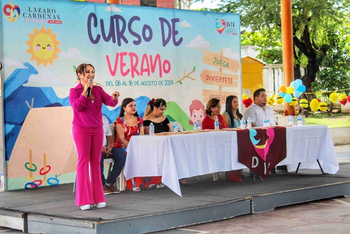 Itzé Camacho Clausura Curso de Verano 2024 del DIF Municipal