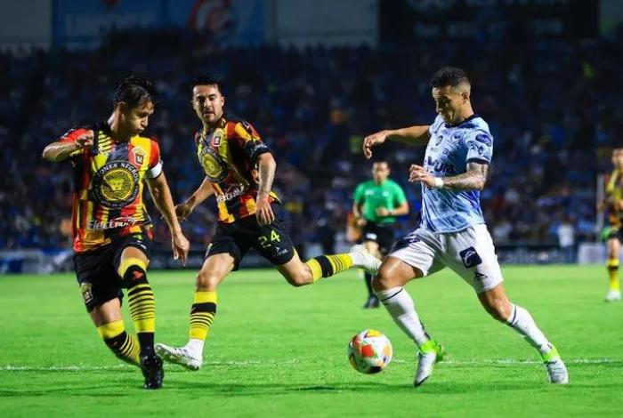 Jaiba Brava se impone 2-1 a Leones Negros en la final del ida de la  Liga de Expansión
