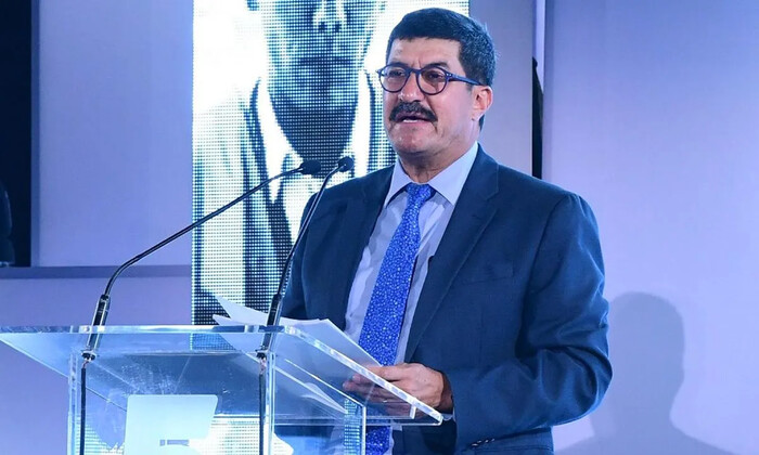 Javier Corral denuncia persecución política tras nueva orden de aprehensión