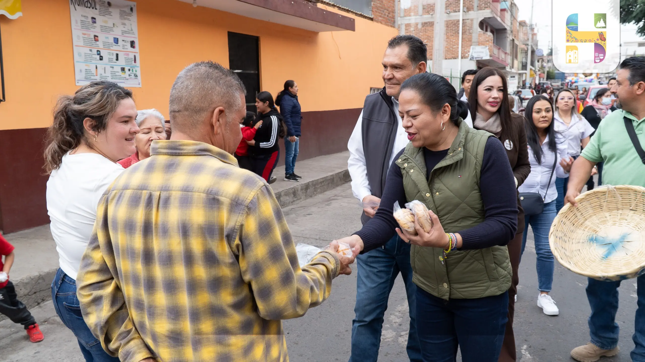 Jeovana Alcántar, encabezó la Caravana de la Feria del Pan que organiza el Ayuntamiento y productores panaderos de la Ciudad