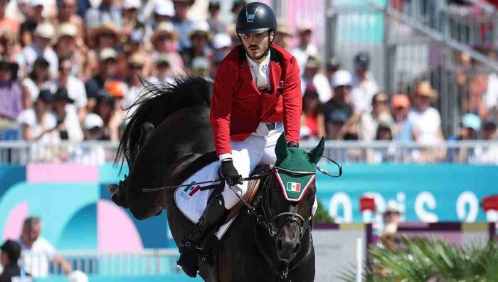 Jinete mexicano Andrés Azcárraga se mete a la final de Salto Individual de París 2024