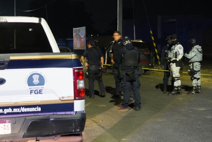 Joven es acribillado a bordo de su camioneta, en Zamora