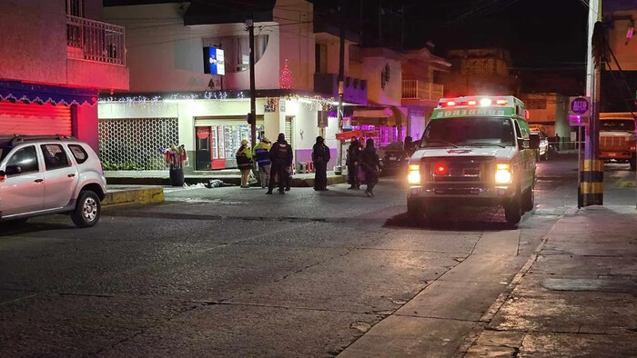 Joven es asesinado frente a tienda de abarrotes en Zamora