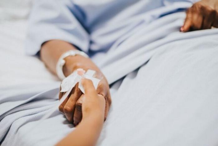 Joven lesionado, tras quedar en medio de fuego cruzado entre grupos delictivos de Zitácuaro