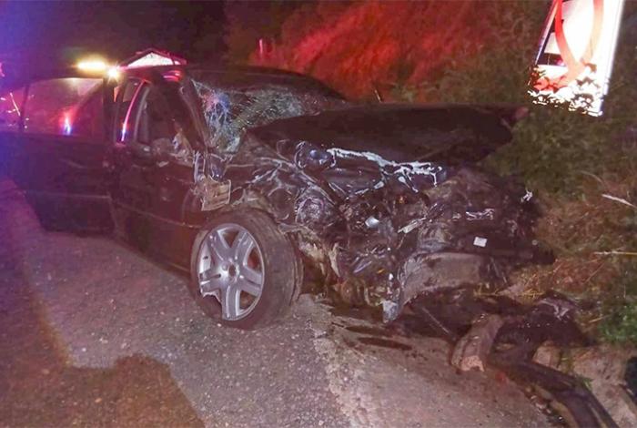 Joven muere tras choque entre auto y camioneta en la Zitácuaro-Toluca; hay 2 heridos