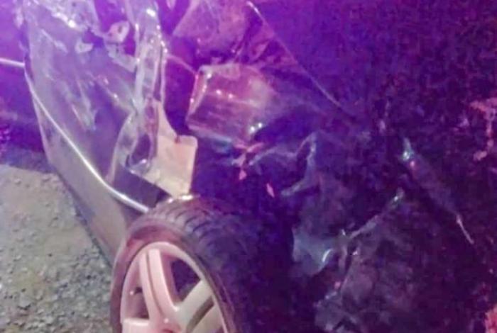 Joven muere tras choque entre auto y camioneta en la Zitácuaro-Toluca; hay 2 heridos