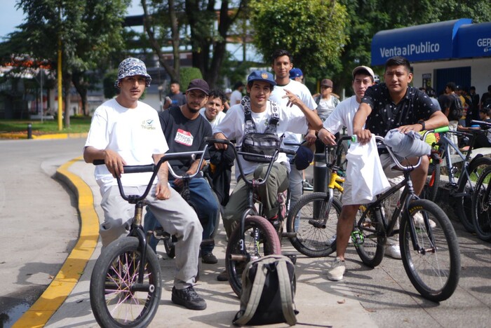 Jóvenes de Uruapan realizan rodada en apoyo al Teleférico