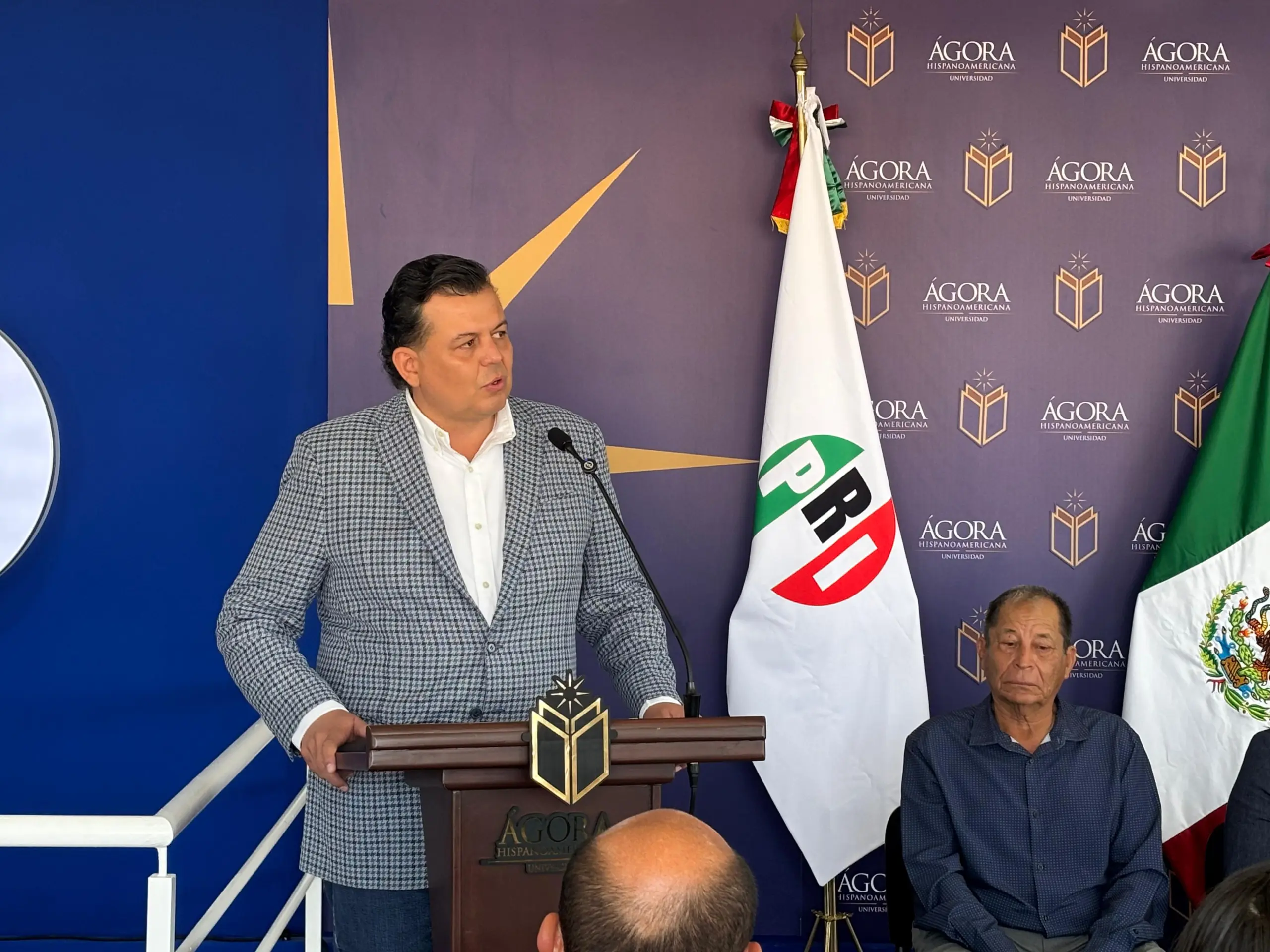 Jóvenes, salgan a manifestarse para exigir justicia por Carlos Manzo, no tengan miedo a Morena, ellos también lo hacían: Memo Valencia