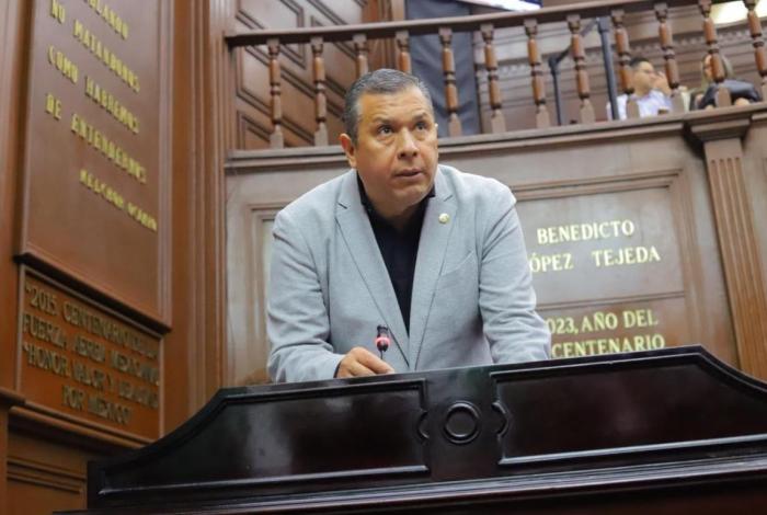 Juan Carlos Barragán propone que víctimas de accidentes viales no paguen grúas ni corralón