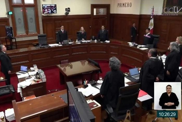 Jueces y senadores donan parte de su salario a damnificados por lluvias en México