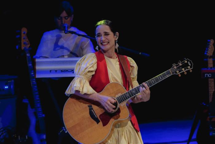 Julieta Venegas hace retumbar un Teatro Morelos