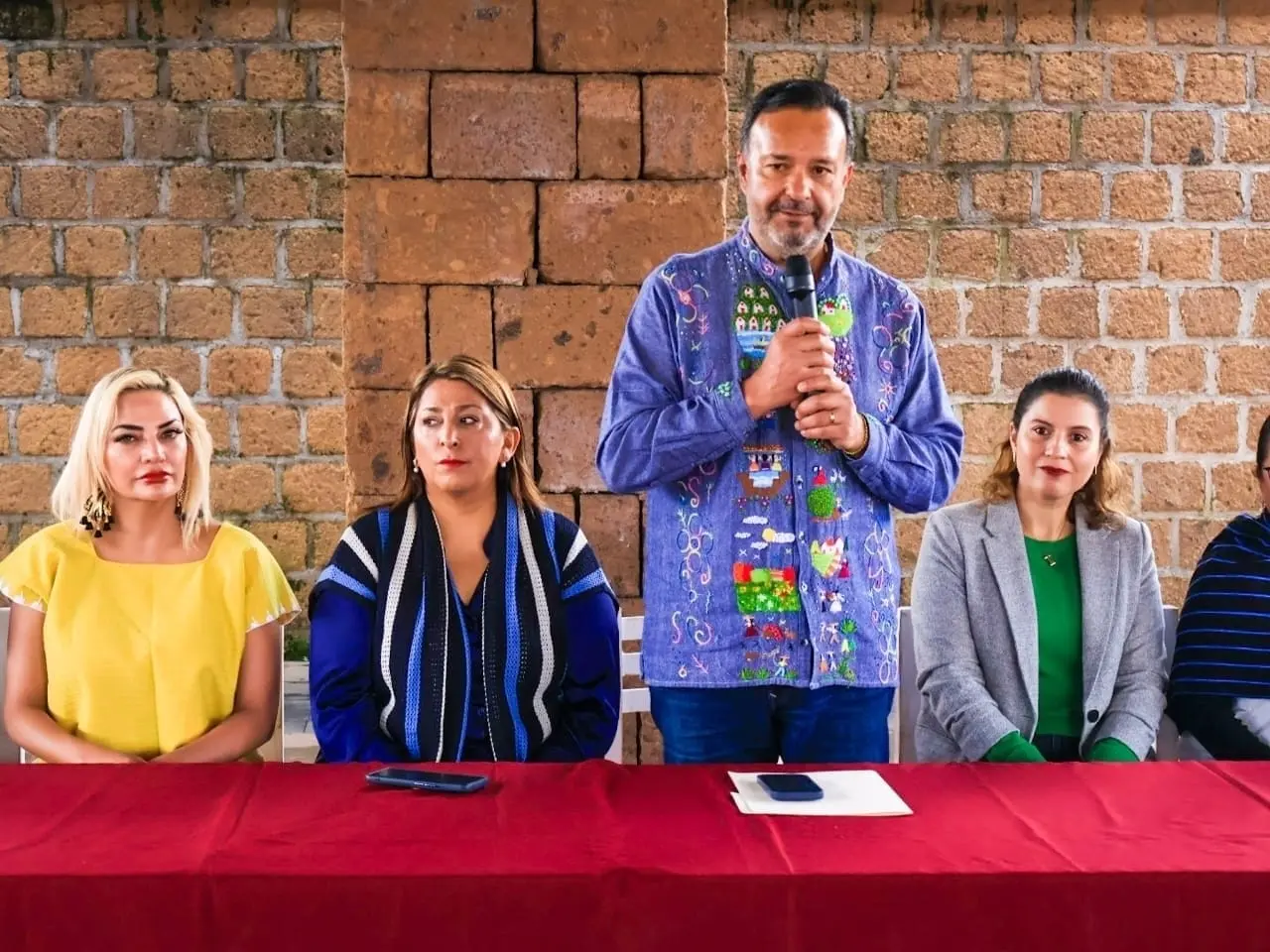 Julio Arreola impulsa la voz de los pueblos indígenas en defensa del Lago de Pátzcuaro