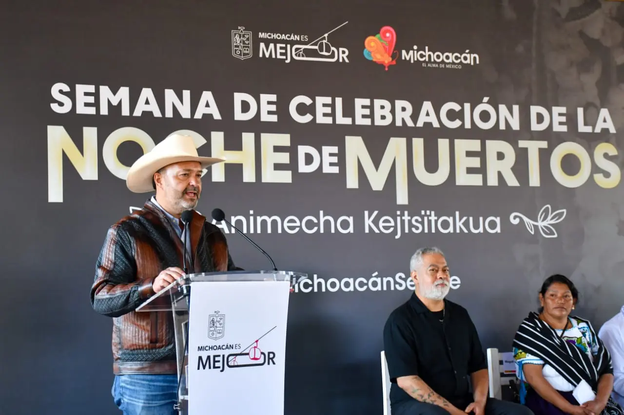 Julio Arreola impulsa la preservación de la Noche de Ánimas en la región lacustre