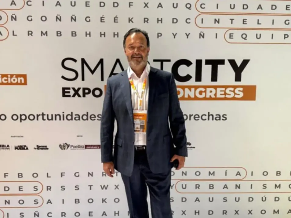 Julio Arreola representa a Michoacán en el Smart City Expo LATAM y comparte el modelo de transformación de Pátzcuaro