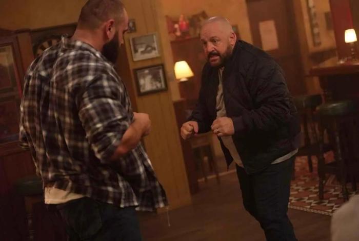 Kevin James se pone violento: “Armados”, la comedia de acción que ya estalló en Prime Video México