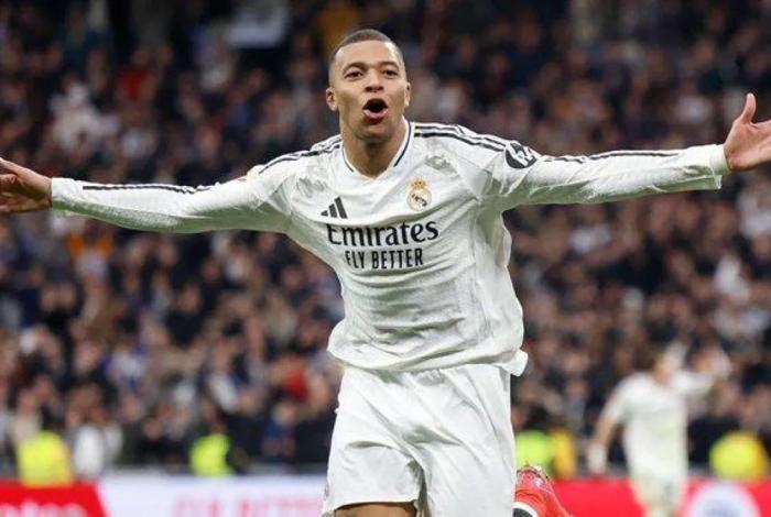 Kylian Mbappé, el nuevo 10 del Real Madrid causa polémica