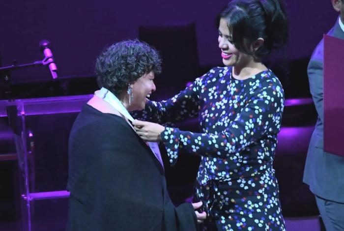 La actriz Teresita Sánchez invita a postular al Premio Eréndira 2025