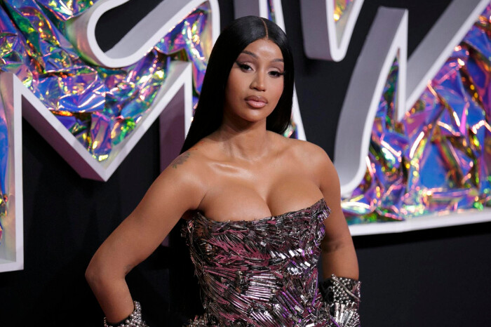 La cantante Cardi B es hospitalizada por una emergencia médica