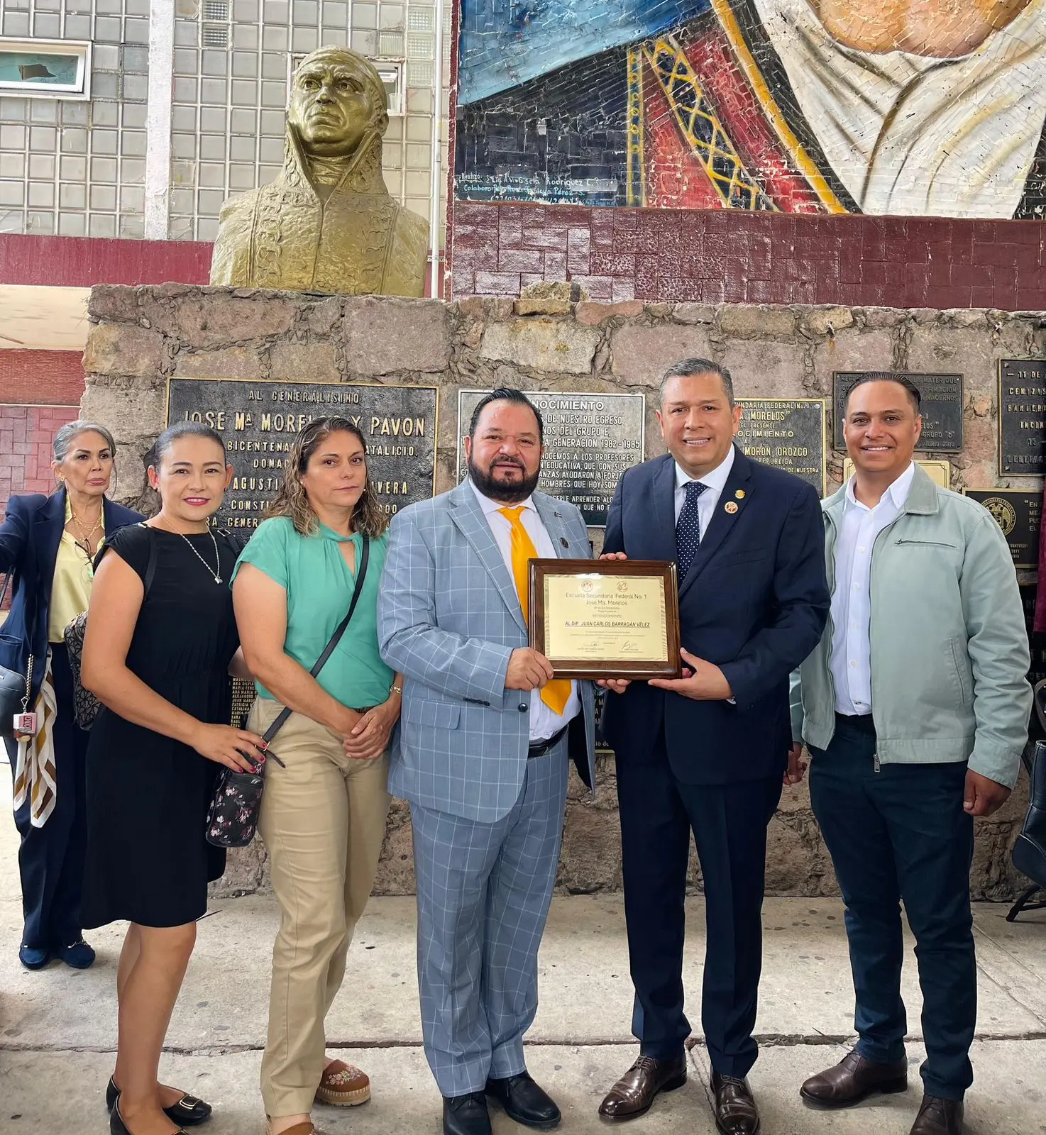 La educación es prioridad para transformar Morelia: JC Barragán