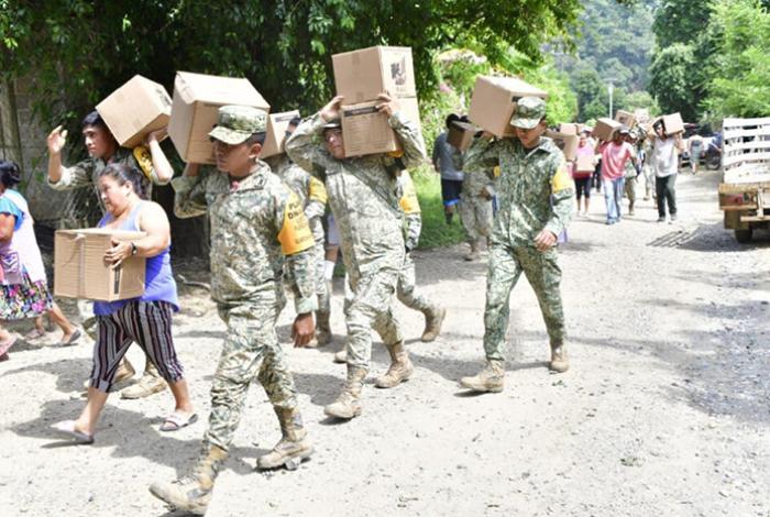 La Guardia Nacional lleva ayuda a comunidades aisladas por las lluvias