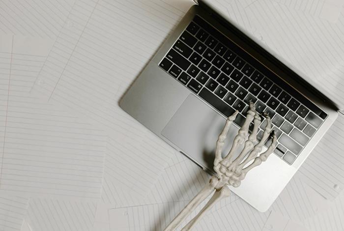 La ‘Internet muerta’: contenido generado por IA ya supera al producido por los humanos