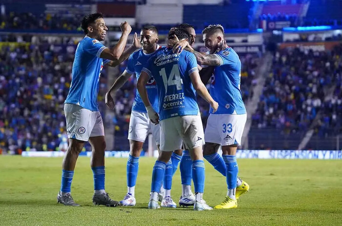 La Máquina del Cruz Azul … pita y pita … recuperó el liderato