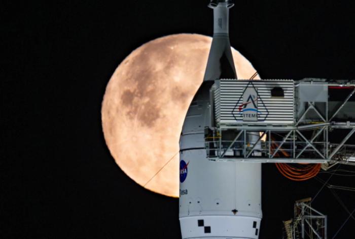 La NASA da prioridad a una base lunar permanente tras un primer alunizaje en 2028