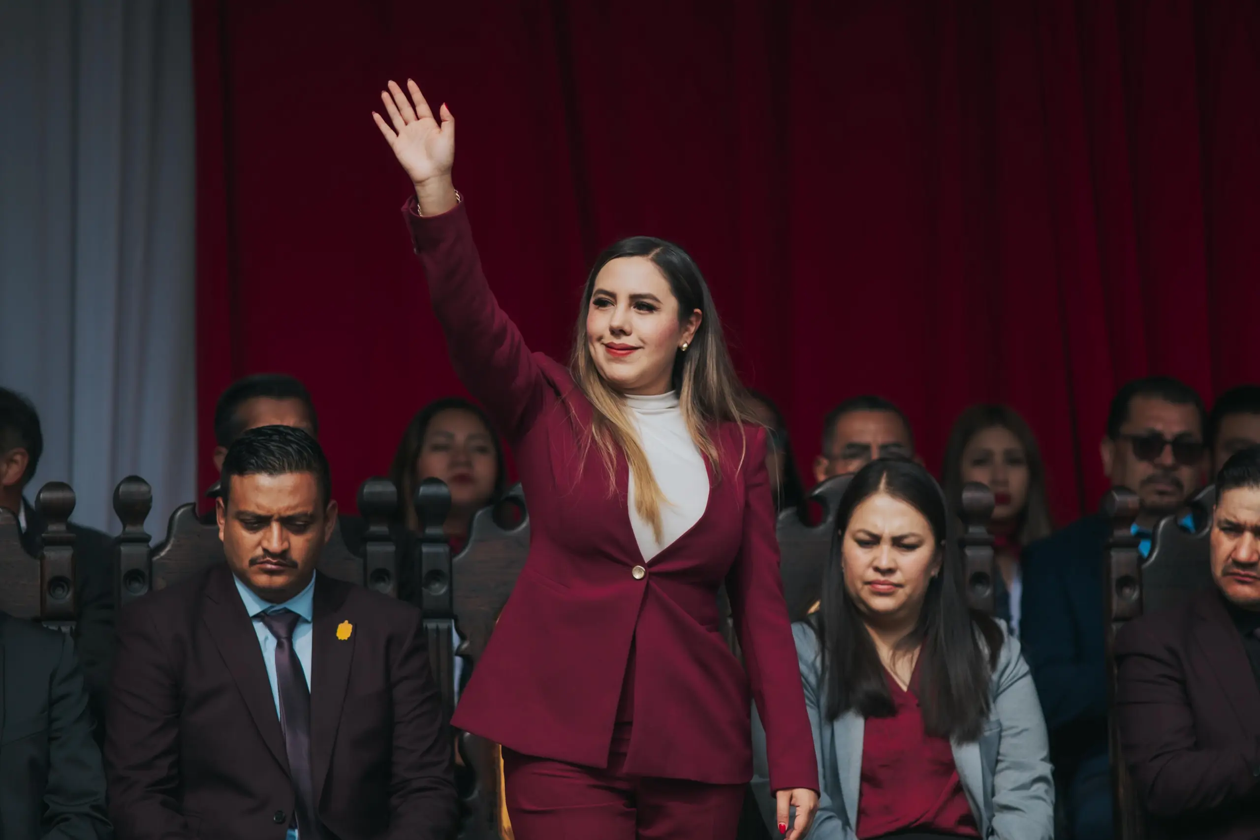 La presidenta municipal Dayana Pérez encabeza con solemnidad el desfile patrio en Salvador Escalante